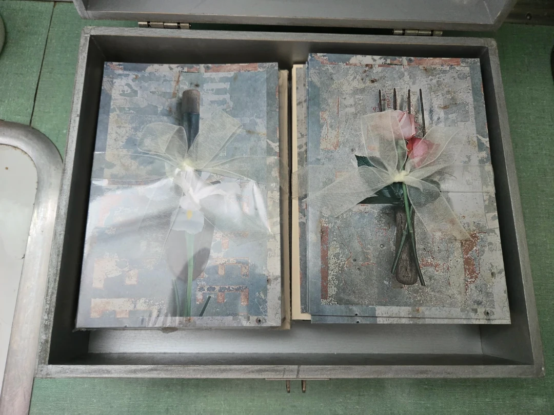 Lovely Chest Filled with Blank Cards - photo 4