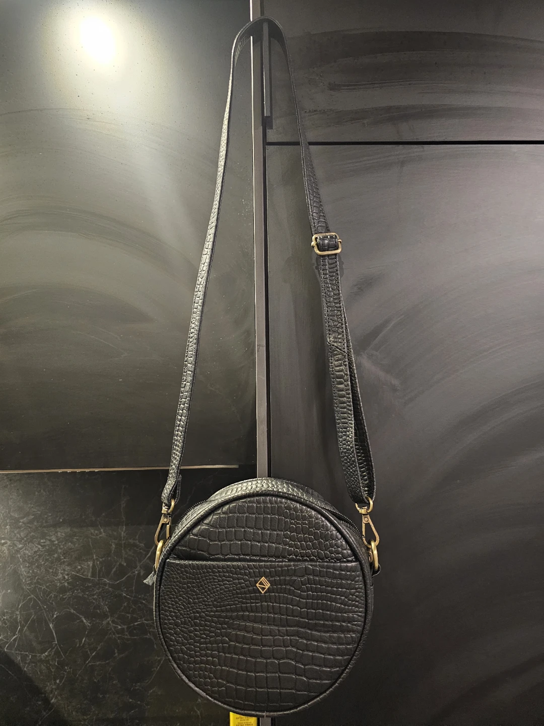 Neolith Croc Round Crossbody Bag - Black - photo 5