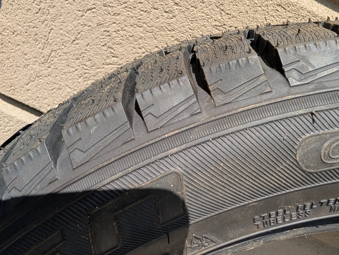 Falken Espia EPZ II 205/55R16 Winter Tire - photo 3
