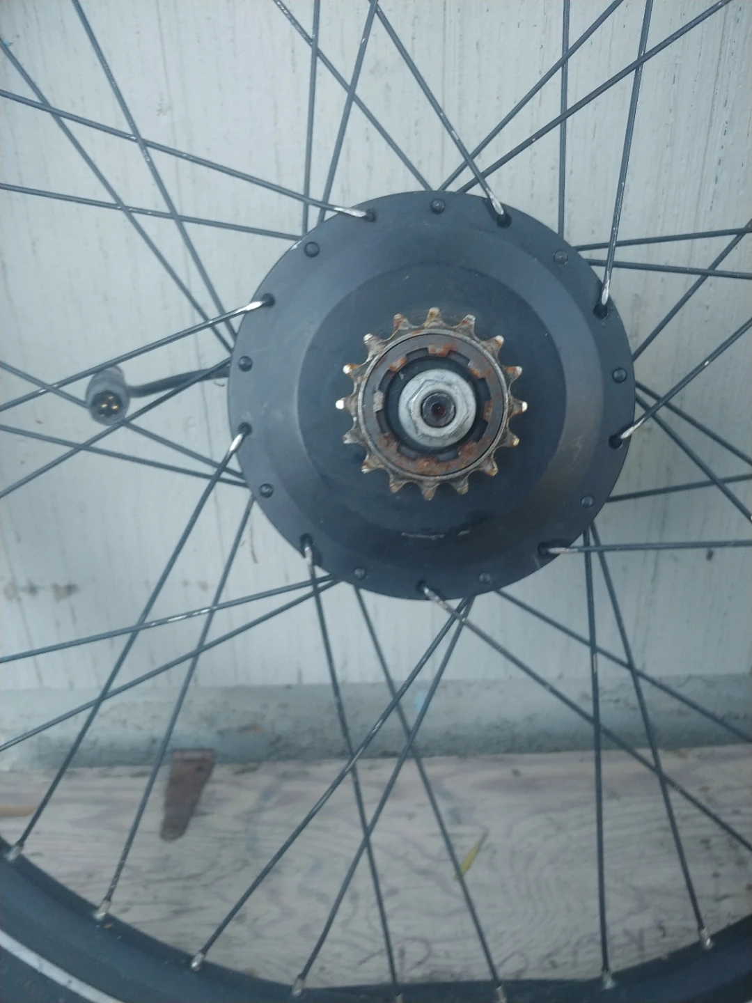 Electric bicycle wheel