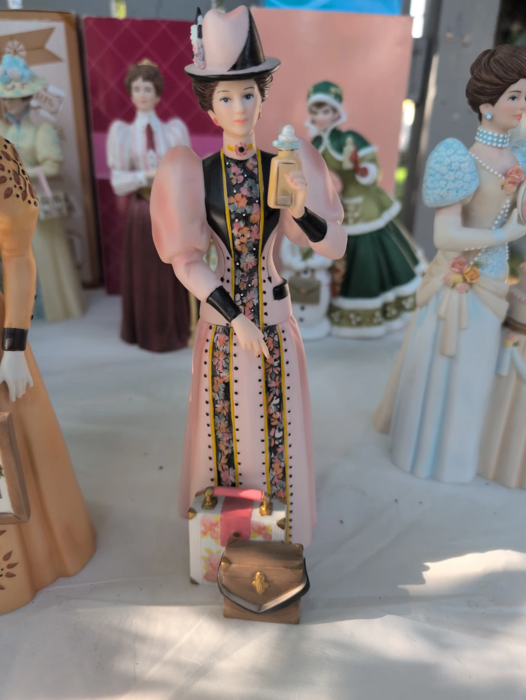 Avon Collector Porcelain Figurines 20$ each - photo 3