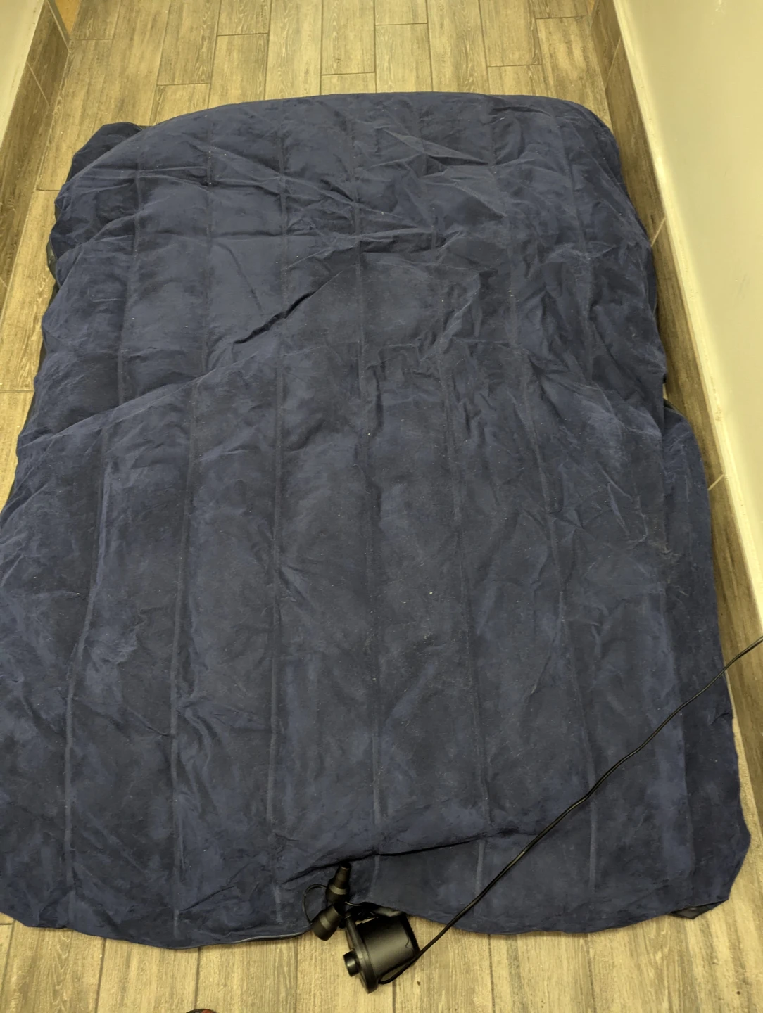 Intex double air mattress and pump - photo 4