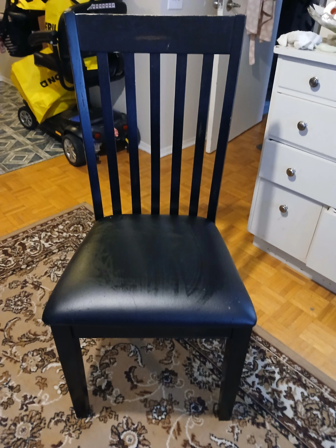 Wood table and two chairs - photo 2