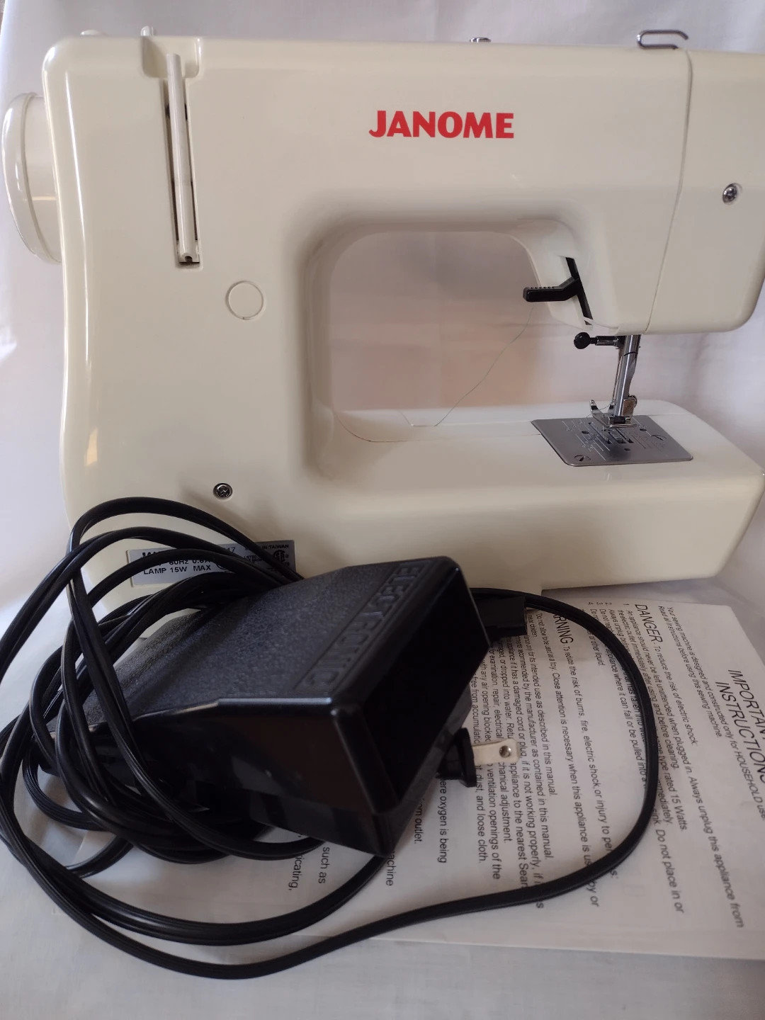 Janome Harmony 1017 Sewing Machine - photo 3