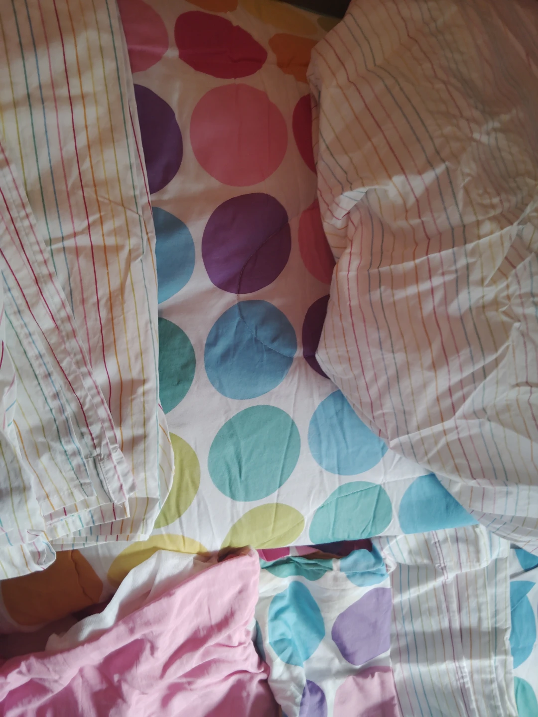 Colorful Polka Dot Comforter and Pillow Shams Set