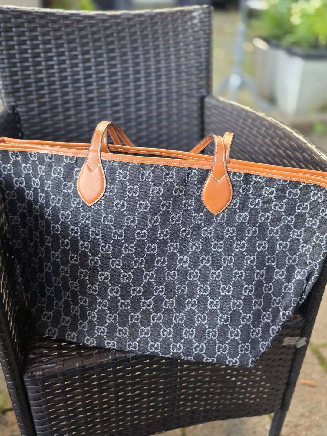GG Monogram Tote Bag with Pouch - photo 4