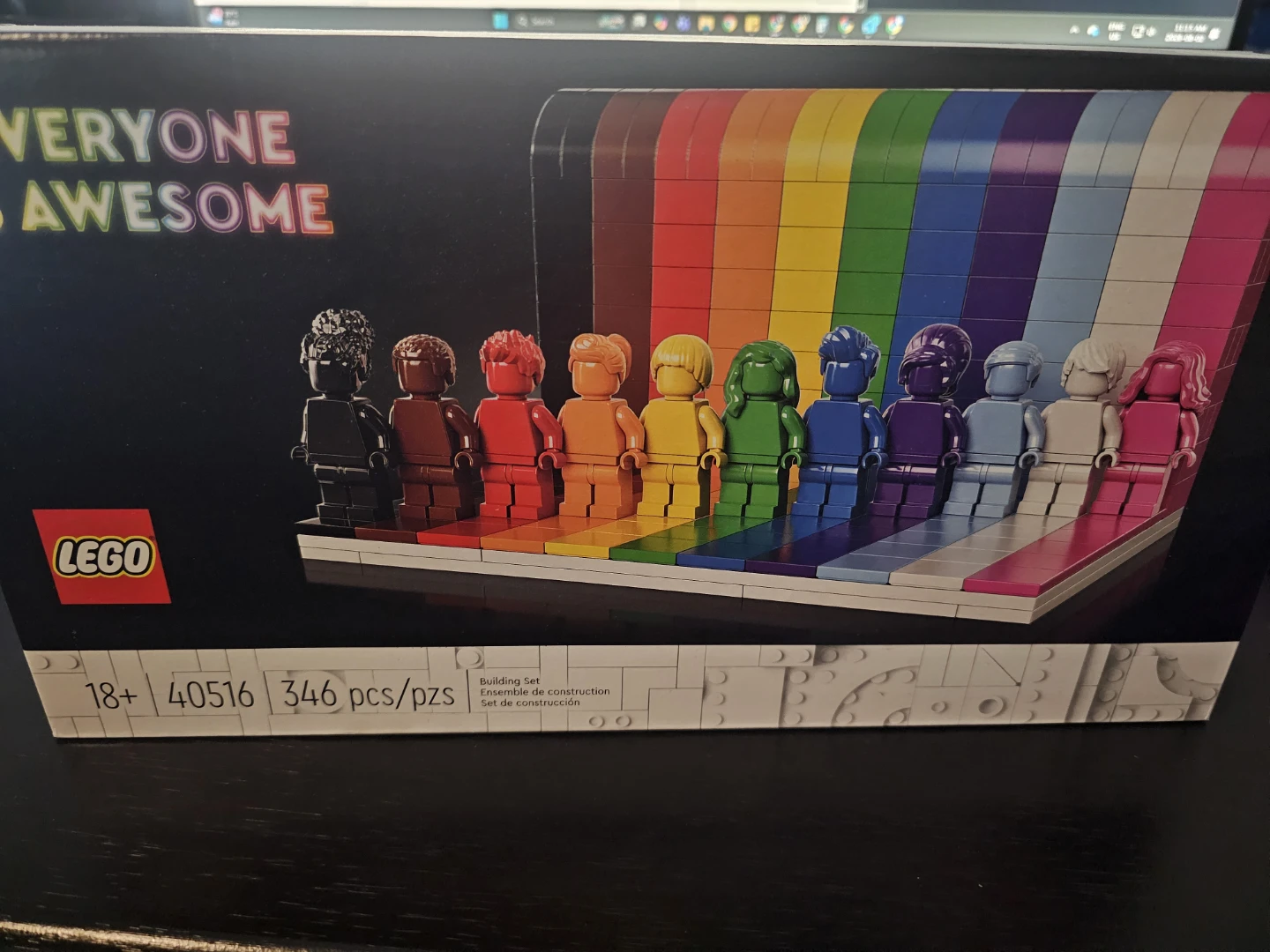 (BNIB) LEGO Everyone is Awesome Building Set 40516