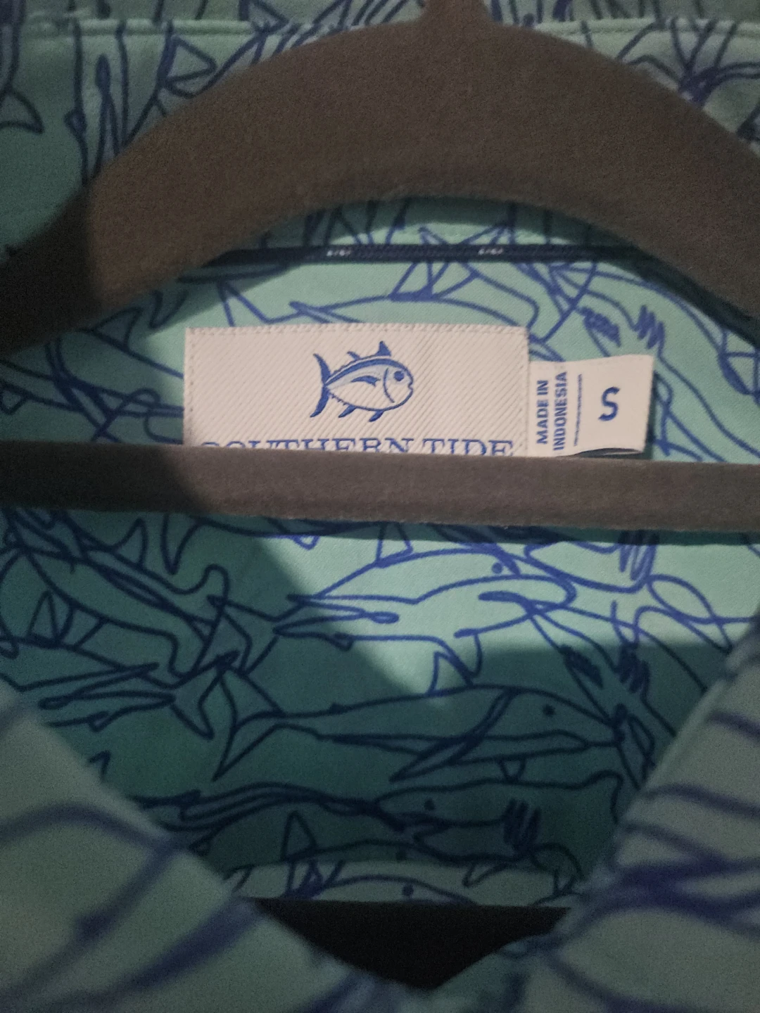 Southern Tide Short Sleeve Shirt - Shark Print - Size S - photo 2