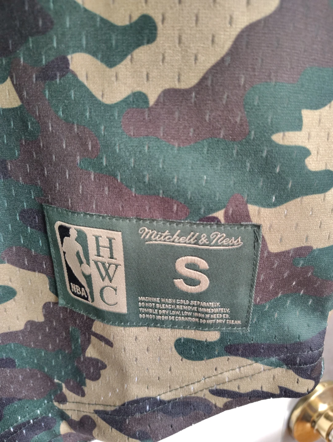 Mitchell & Ness Boston Camo Basketball Jersey Size S - photo 3