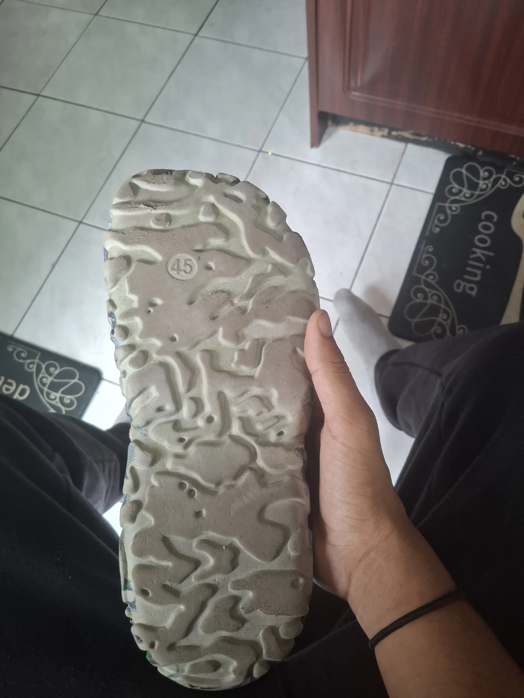 Men's Camo Clogs Size 45 - photo 3