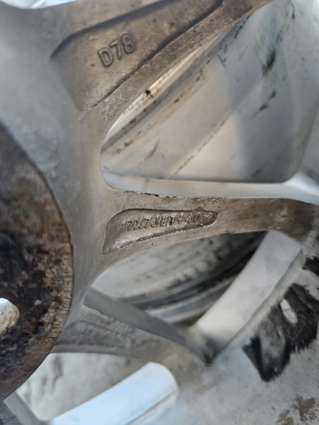 Set of 4 17" Alloy Wheels - photo 4