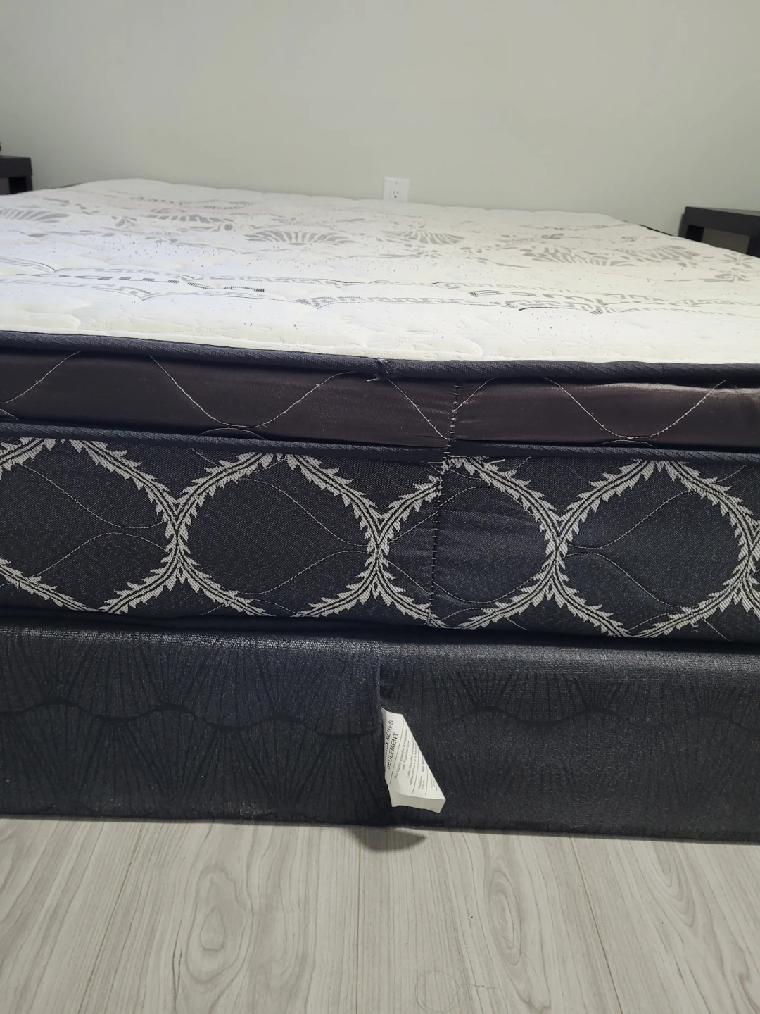 Bamboo Pillow Top Mattress and box spring - photo 4