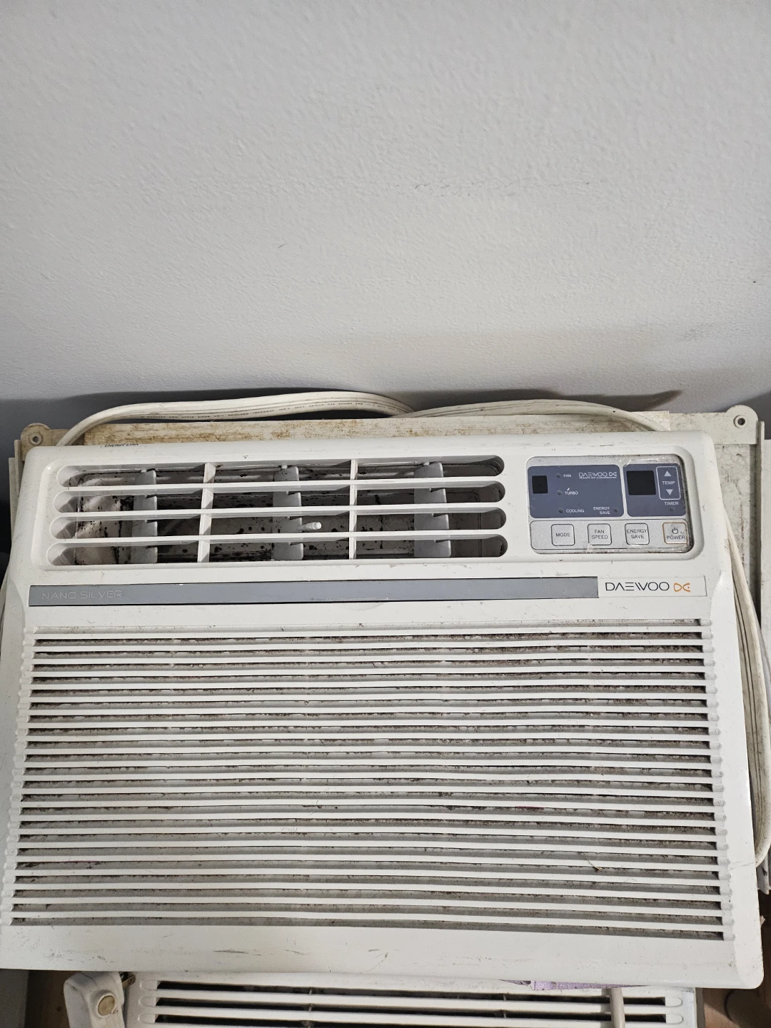 AIR CONDITIONER