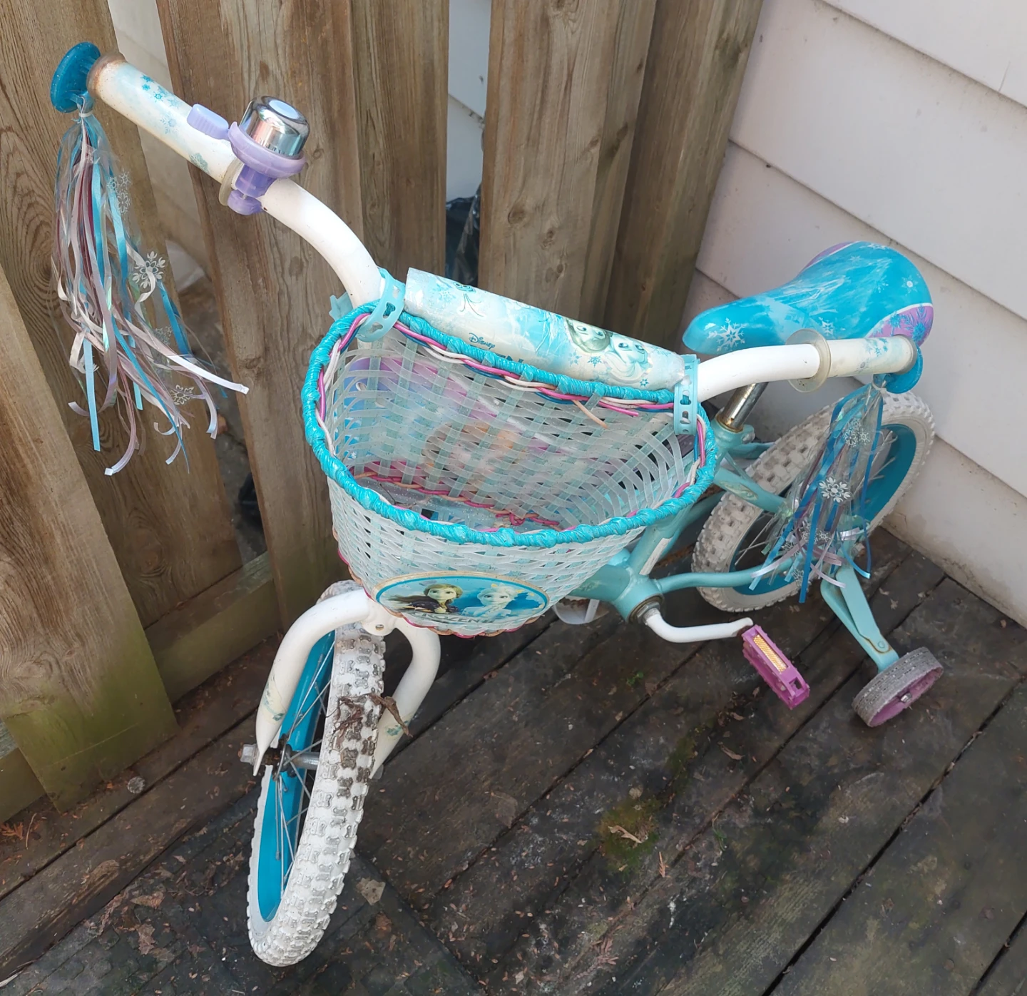 Kids Frozen Bike with Basket and Helmet