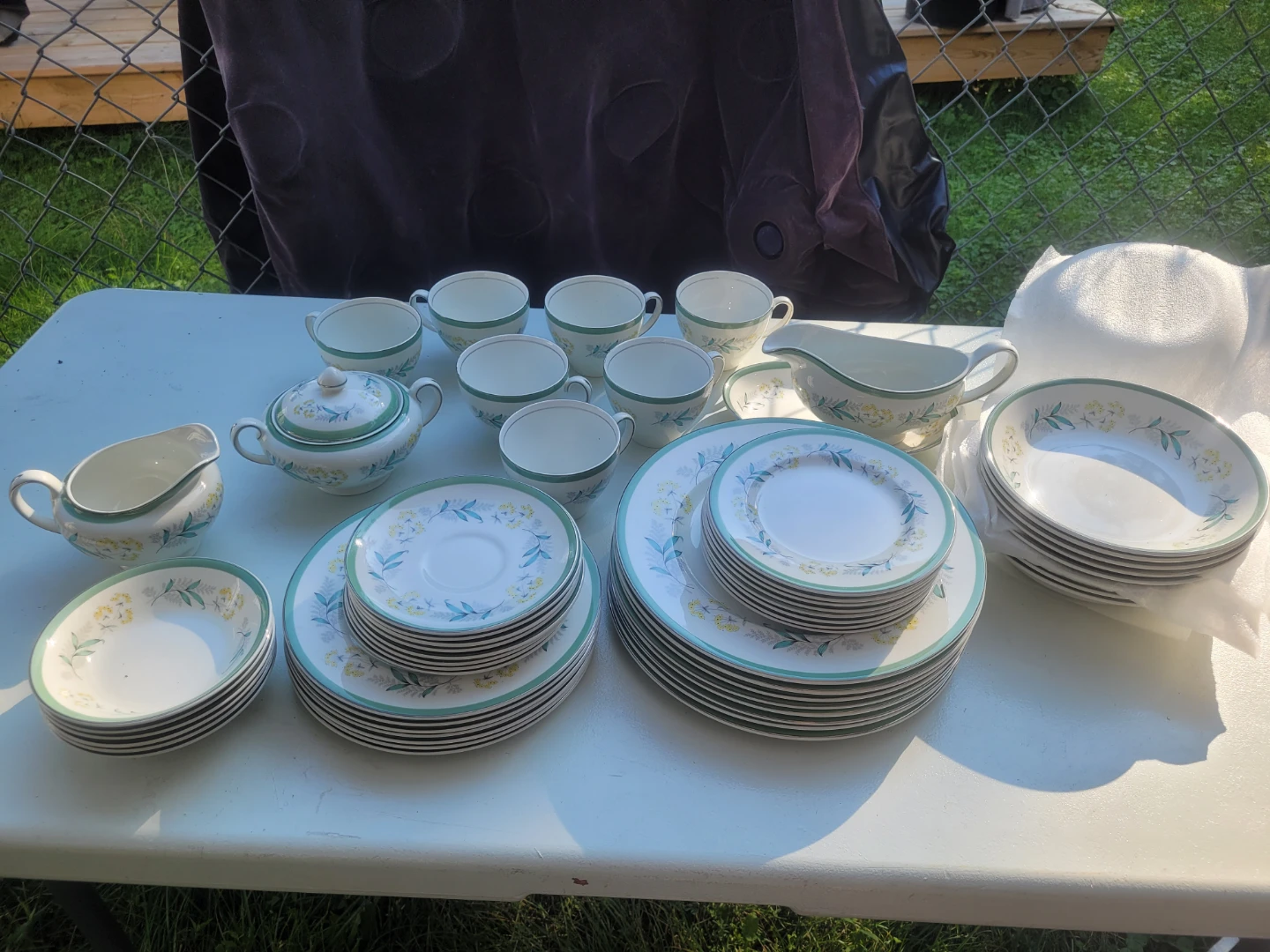 Snow-white Johnson bros dishes