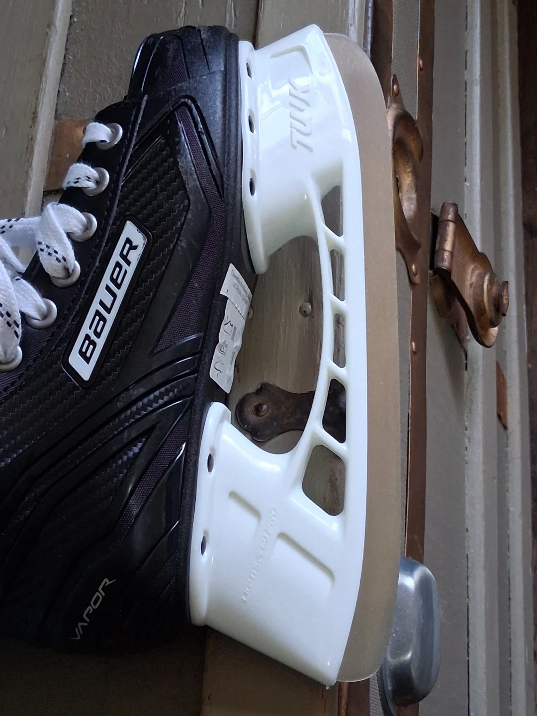 New Bauer Vapor Hockey Skates Size 4R - photo 3