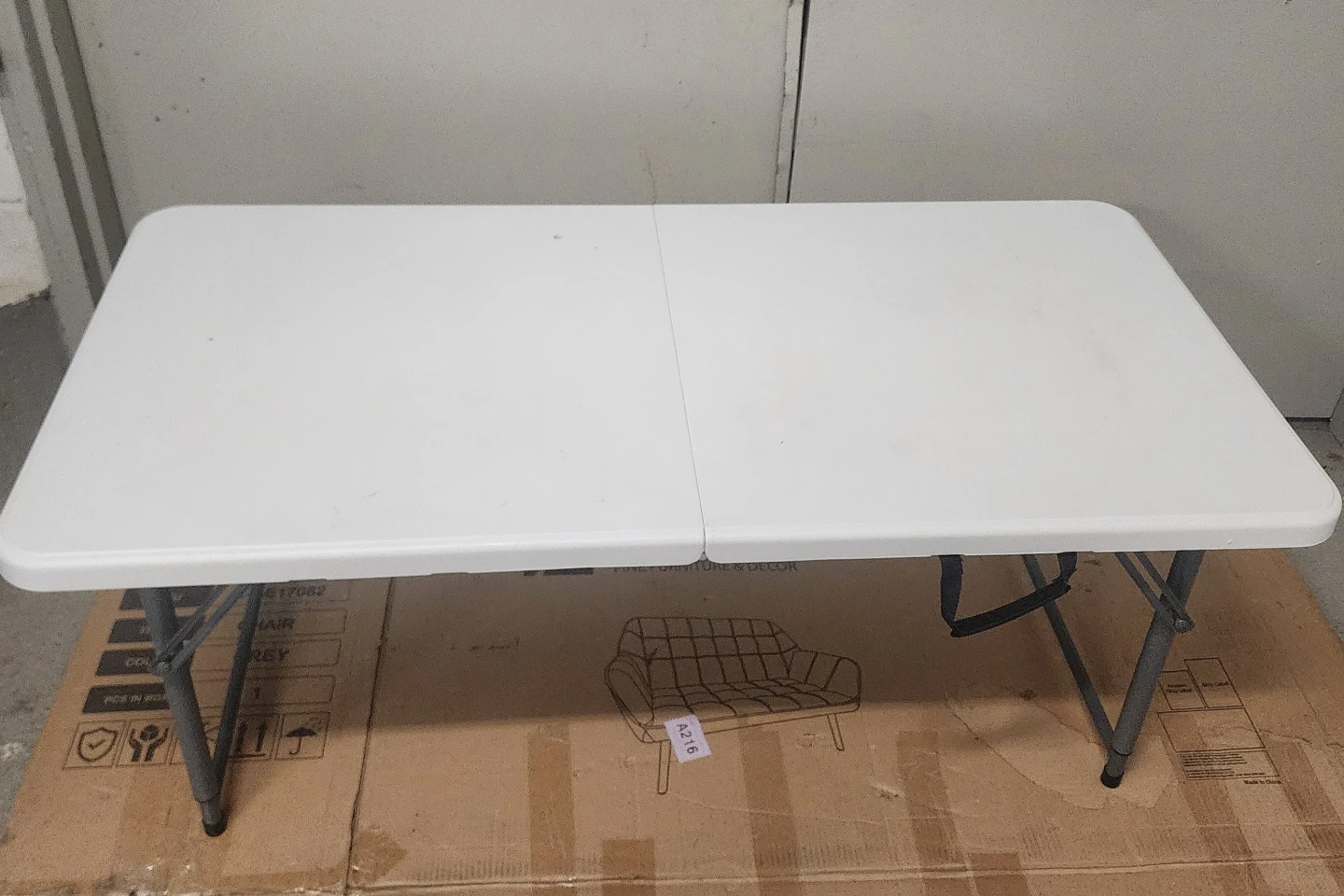 Folding Table with Handle - photo 3