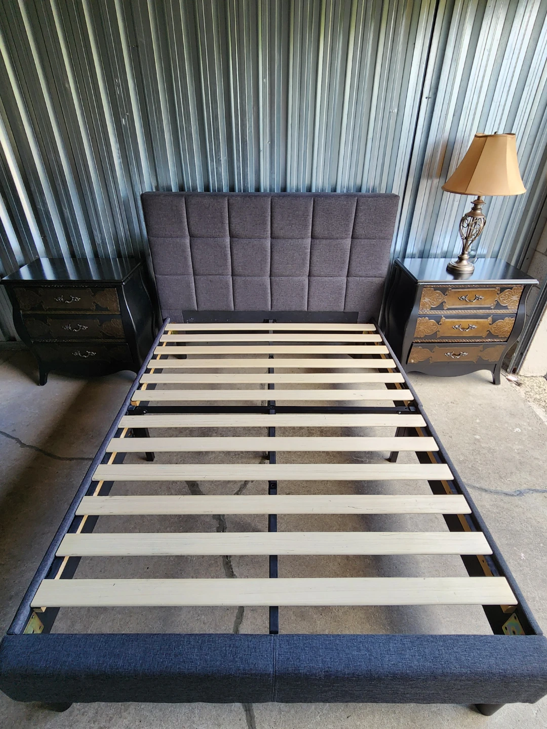 🇨🇦 Double bedframe  with nightstands