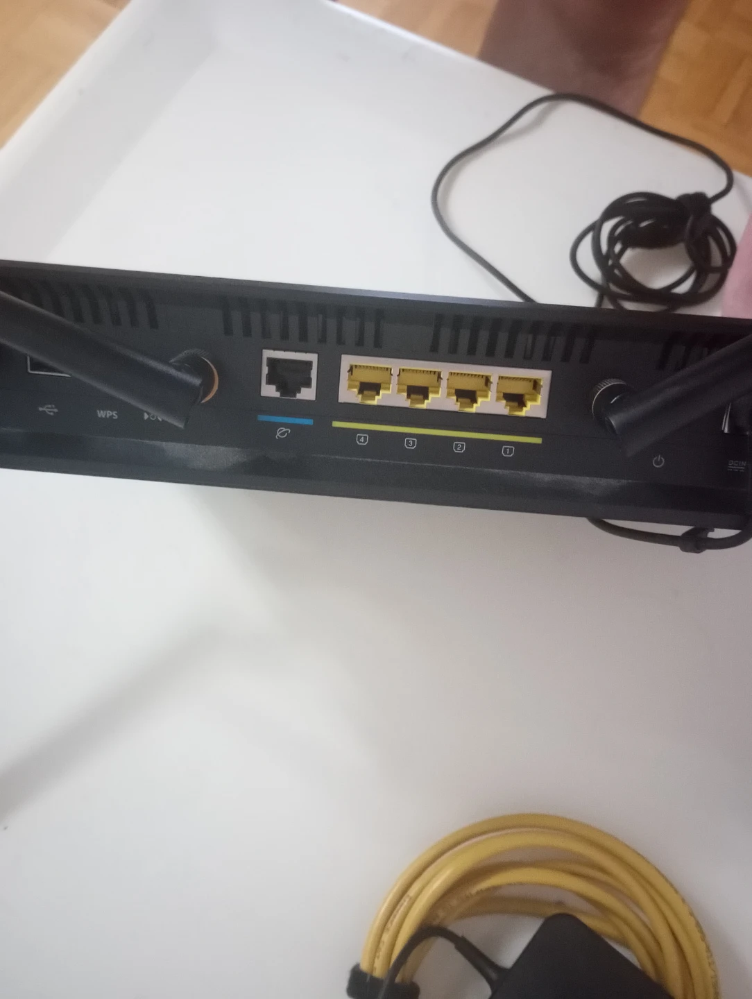 Asus wireless-AC3200 tri-band gigabit router - photo 3