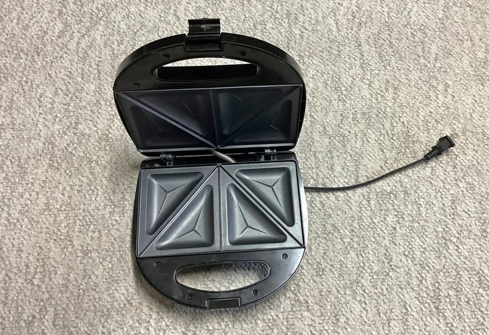Master Chef black sandwich maker