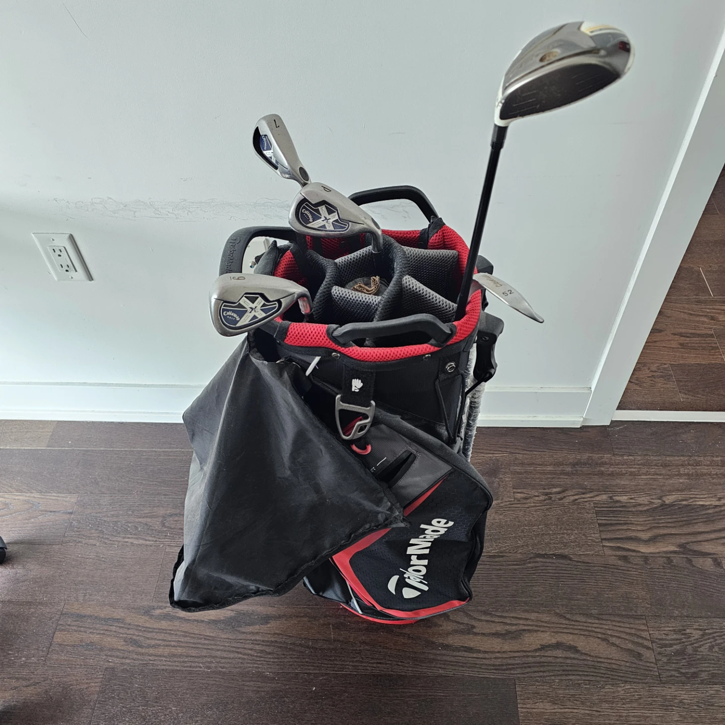 TaylorMade Golf Bag with Clubs