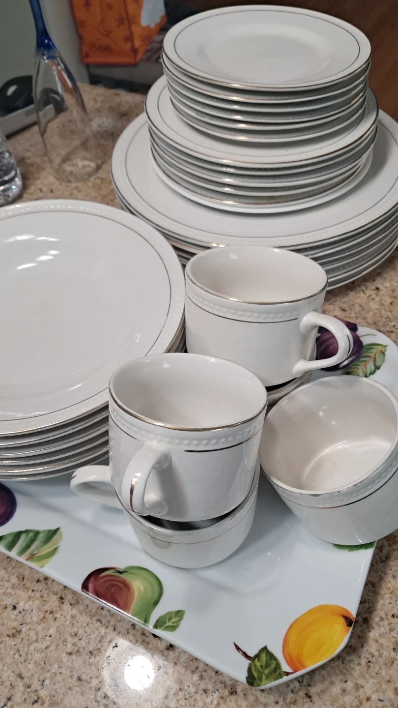 Home Essentials Stoneware Dinnerware set for 6