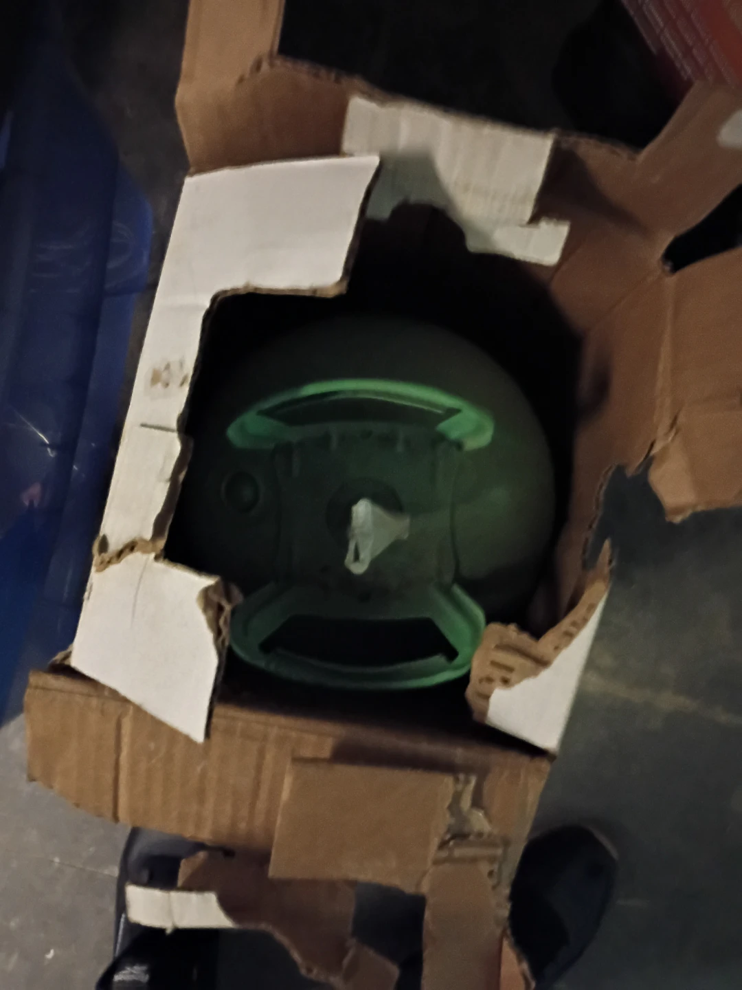30lbs sealed can of r-22 - photo 2