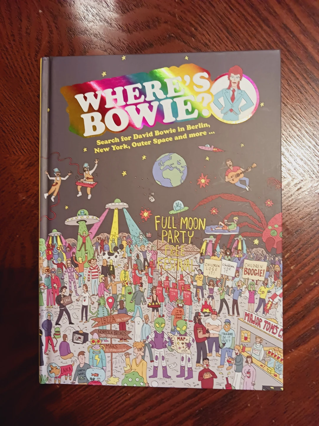 Where's Bowie? Search for David Bowie Book