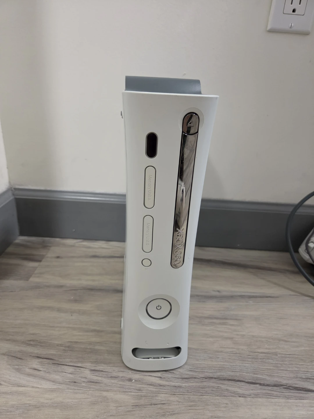 Xbox 360 Console with Controller - photo 2