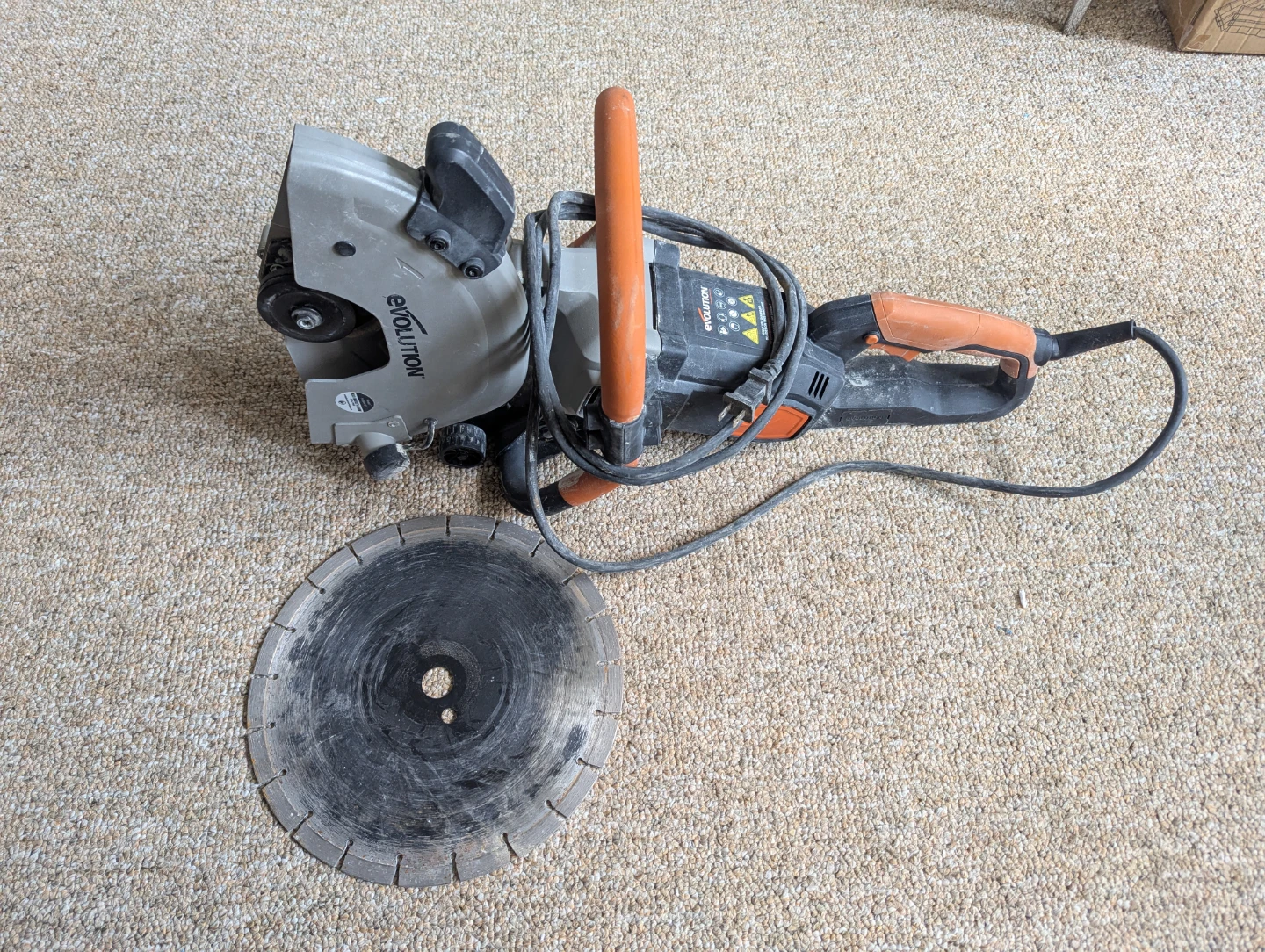 R300DCT 12" Electric Concrete Saw