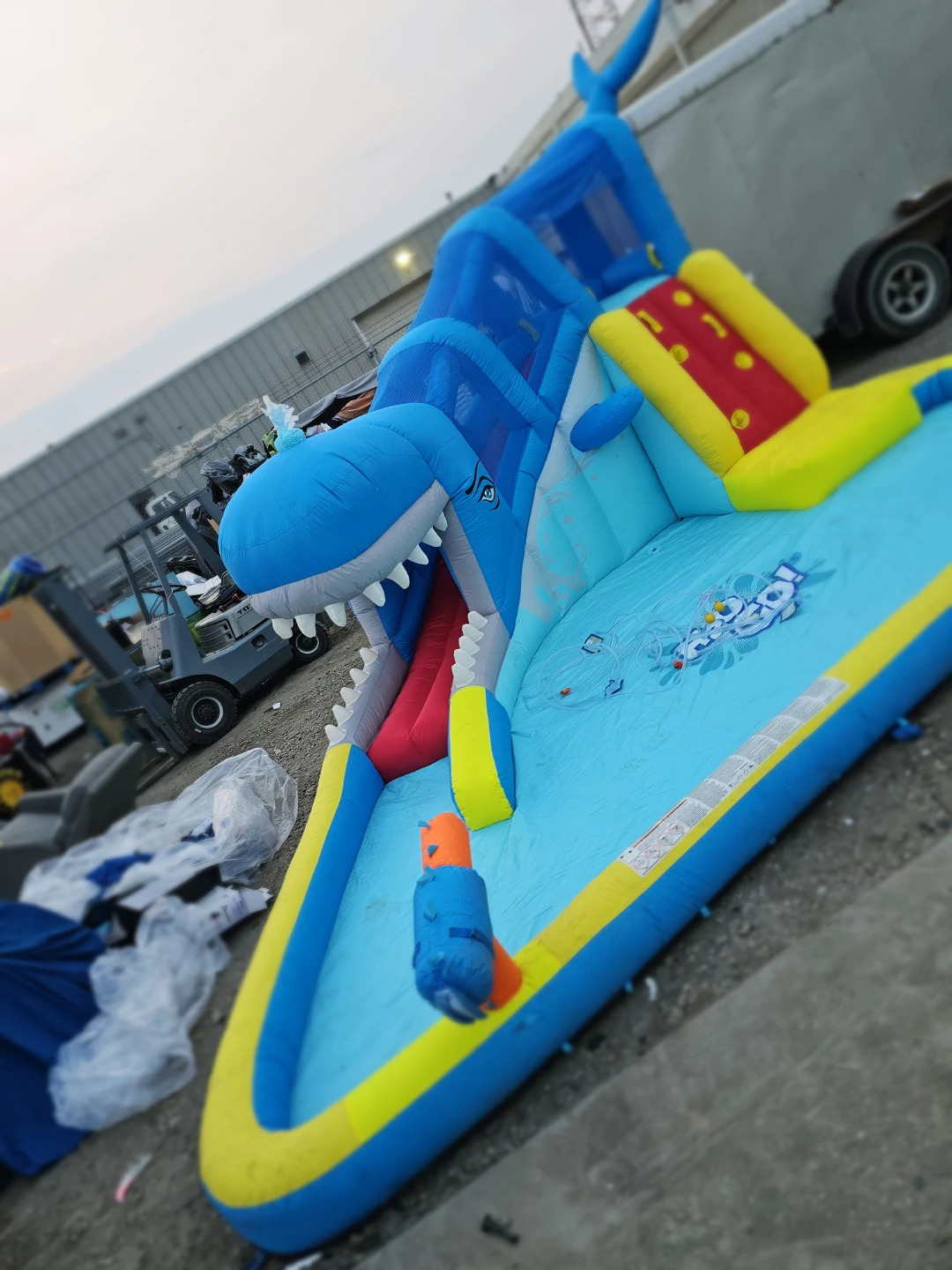 Inflatable Shark Water Slide Play Centre