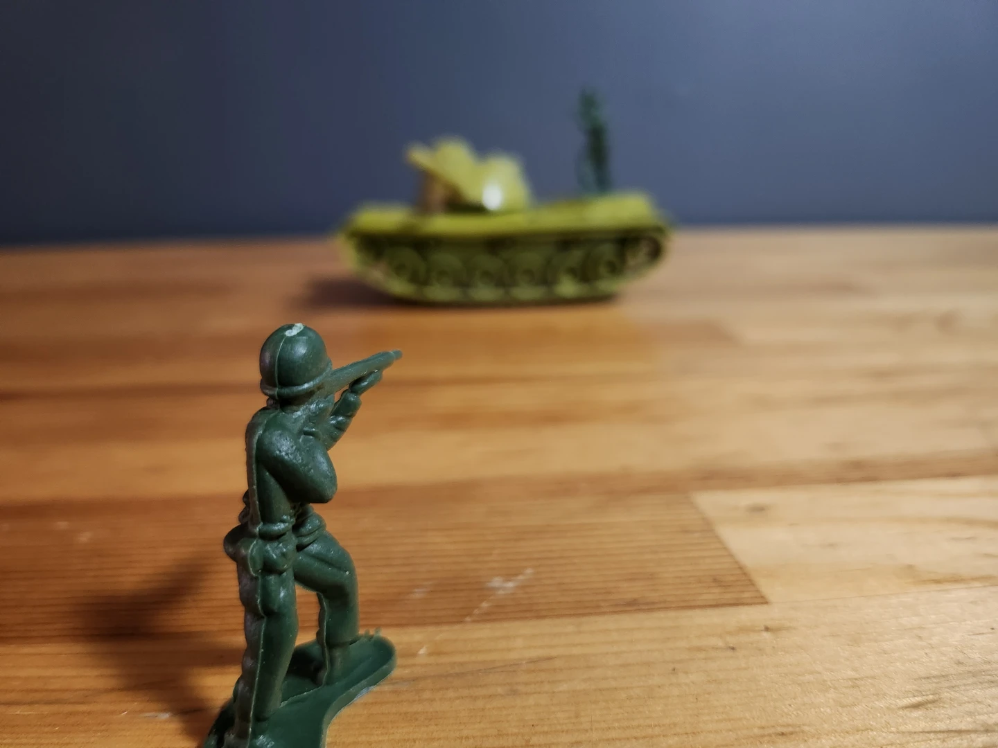 Plastic Toy Soldiers and Tank Set - photo 4