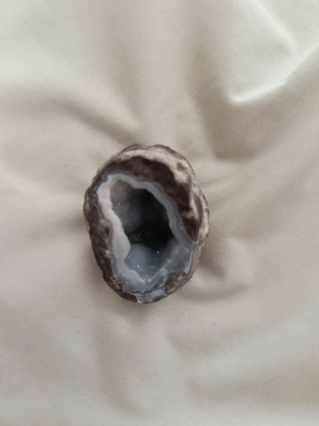 8 small cool geodes - photo 2