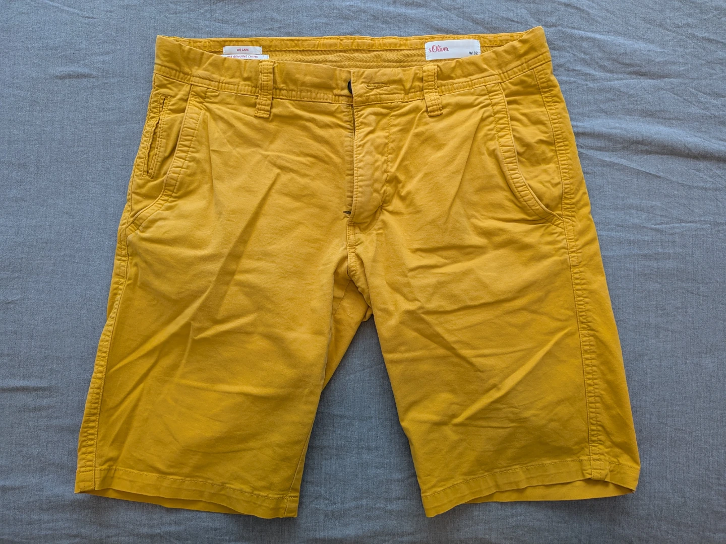 s.Oliver Men's Yellow Chino Shorts Size 32