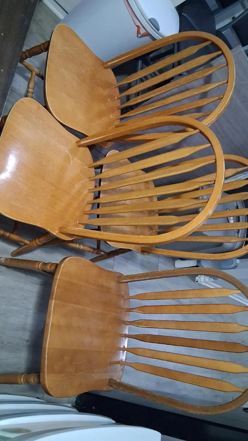 Regalo 4 sillas buen estado