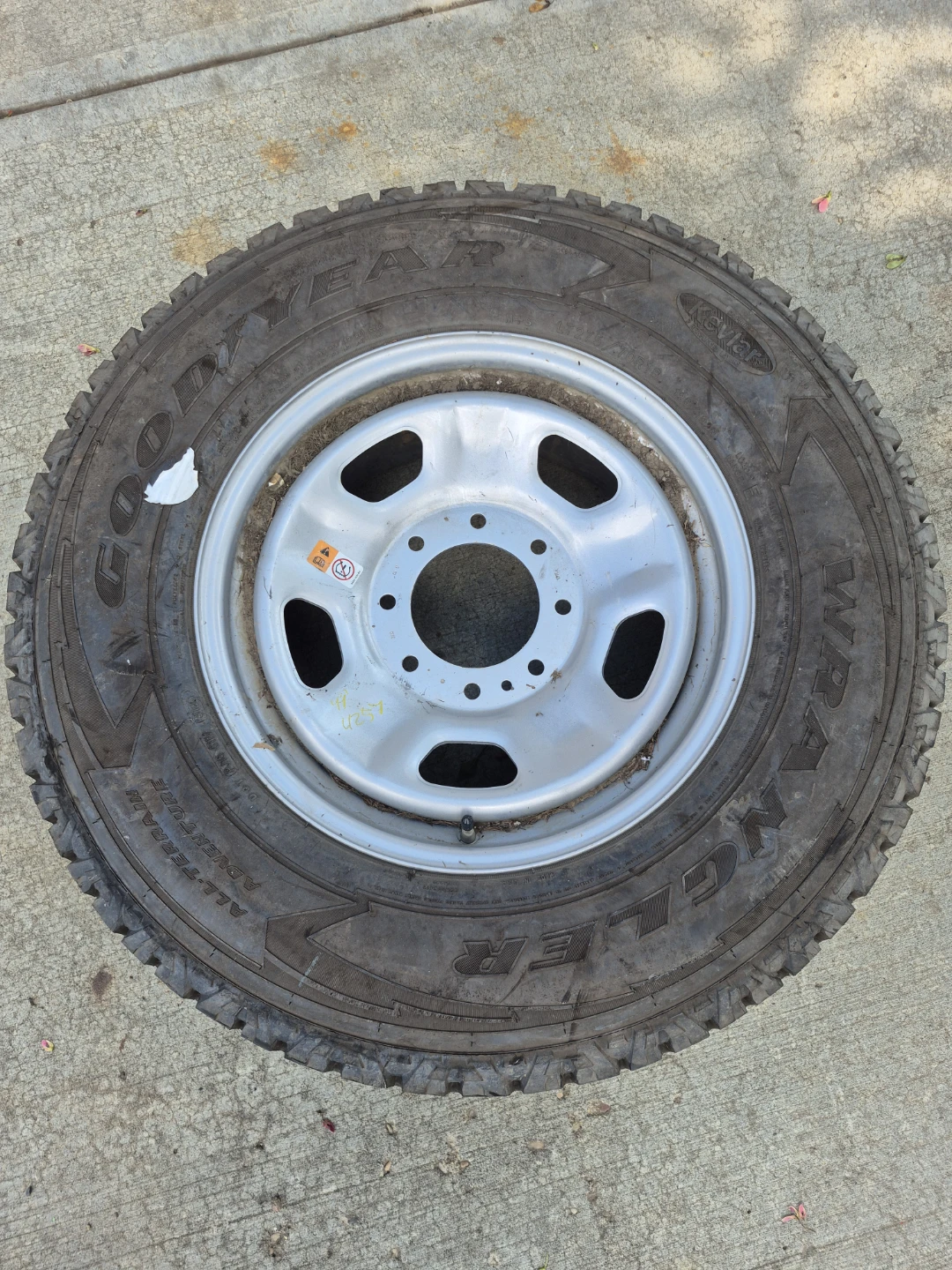 Goodyear Wrangler All-Terrain Tire LT275/70R18 - photo 4