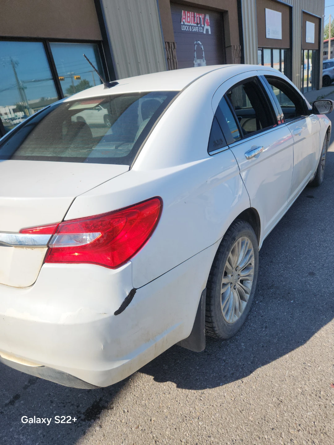2012 Chrysler 200 Sedan limited - photo 4