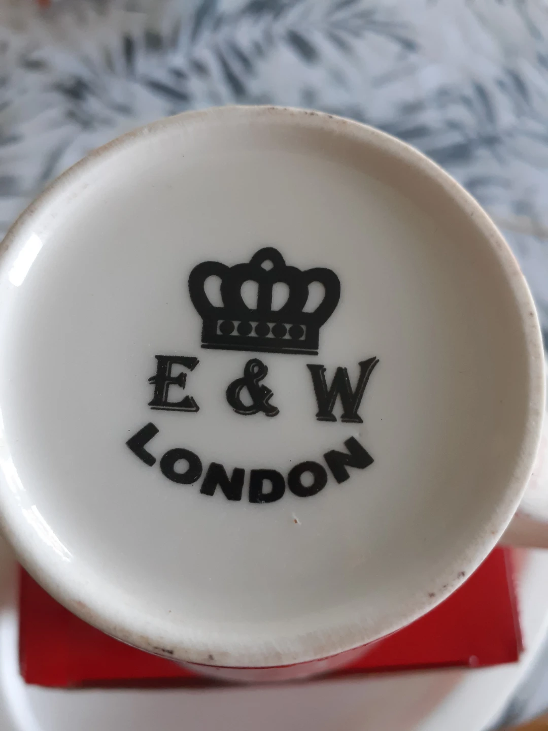 E & W London Keep Calm and Carry On Mug - photo 3