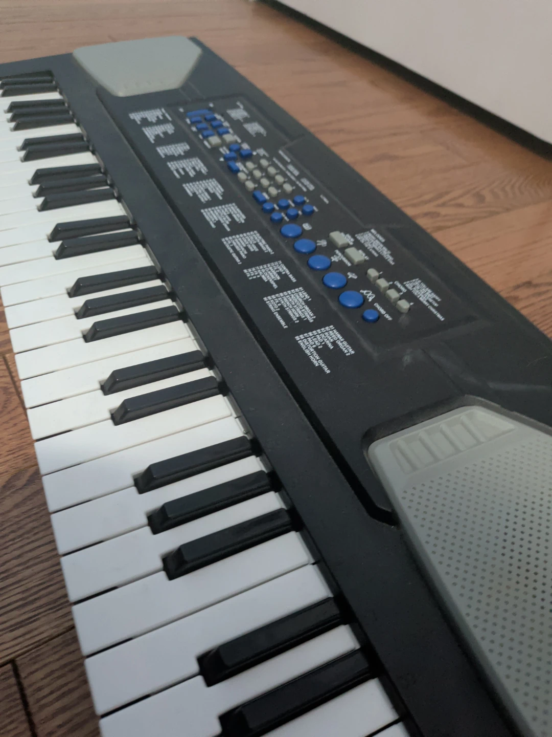 Electronic Keyboard with 100 Instruments & Rhythms - photo 5