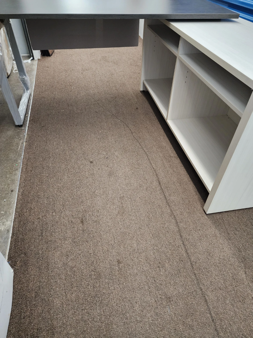 L-shaped office desk with storage - photo 2
