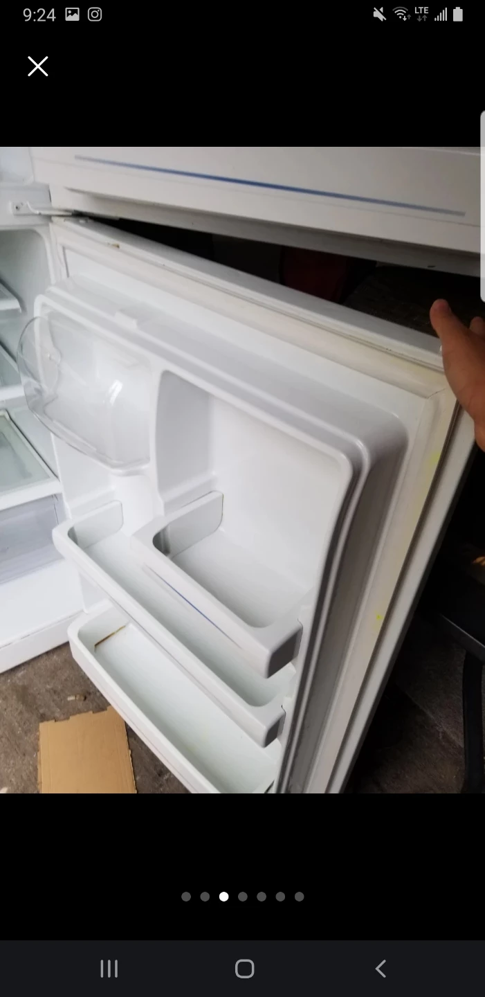 White Top Freezer Refrigerator - photo 5