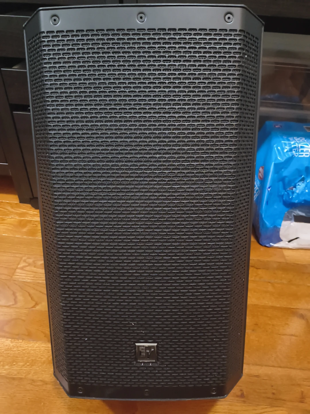 EV ELX200-22 -inch Powered Speaker