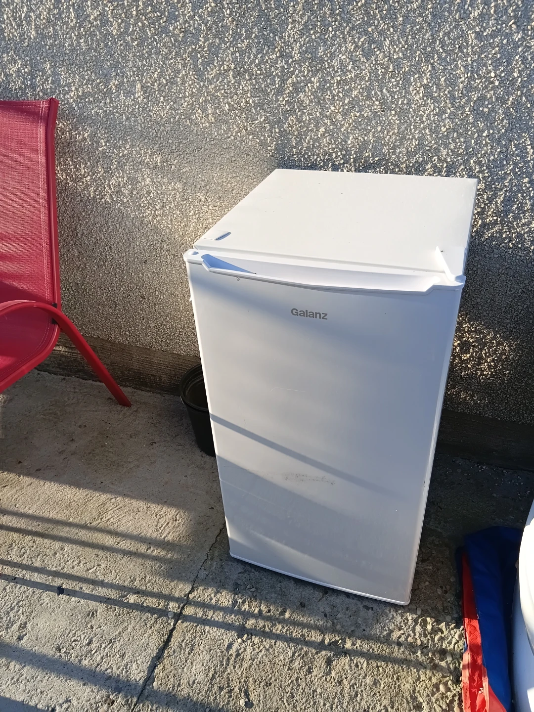 Galanz Mini Fridge selling as is