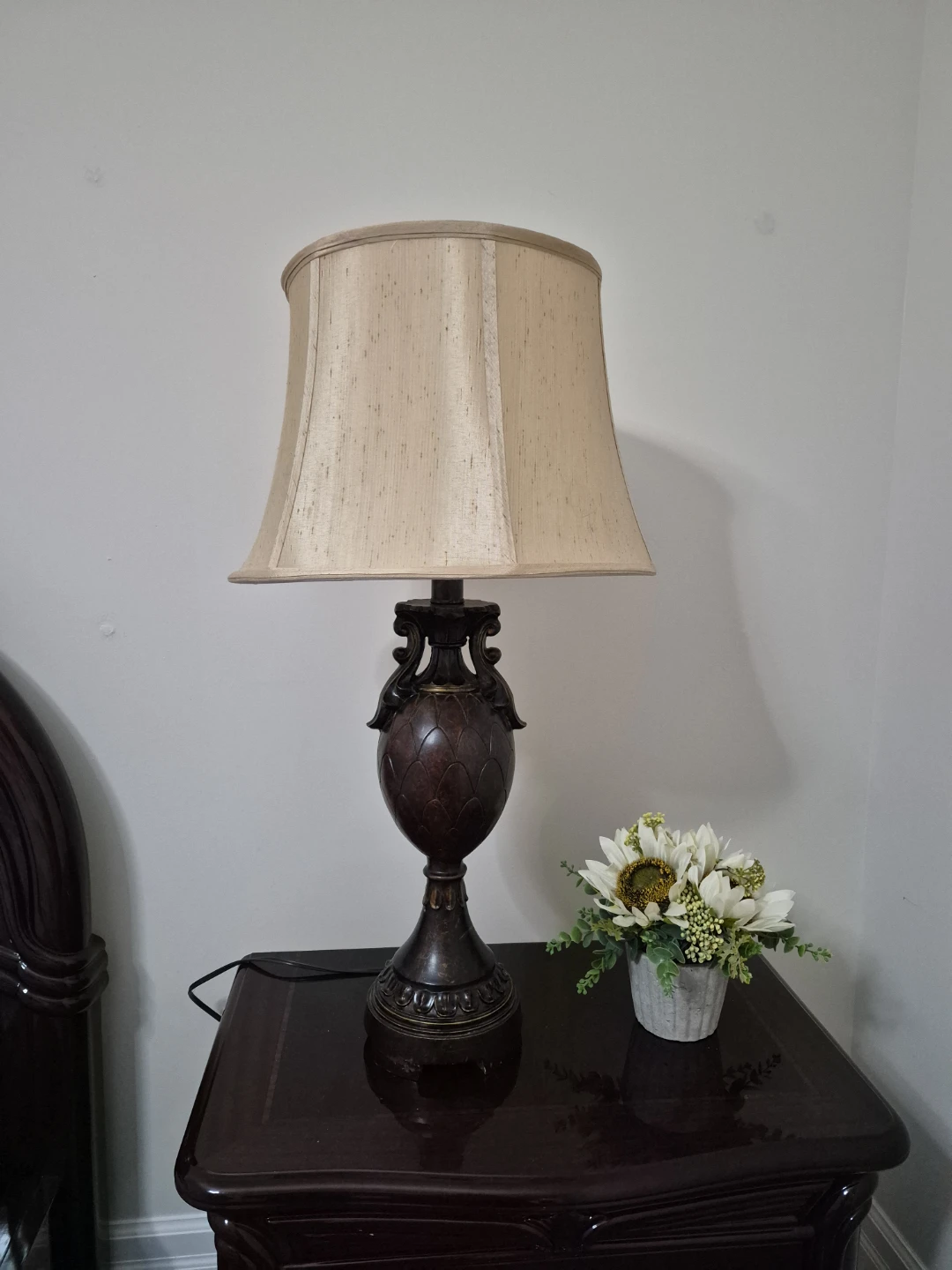 Traditional Table Lamp