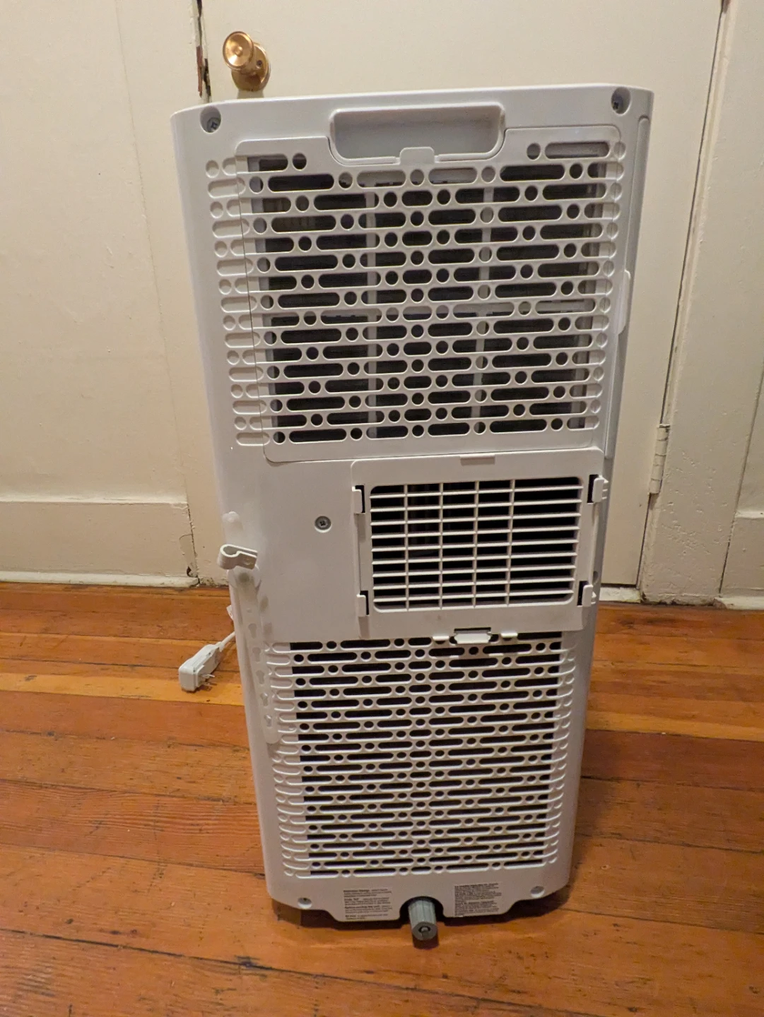 Like New Hisense  Portable Air Conditioner - photo 4