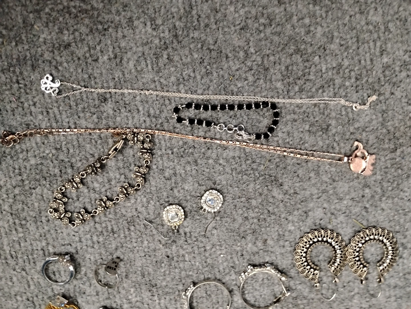 Assorted Fashion Jewelry Bundle - photo 4