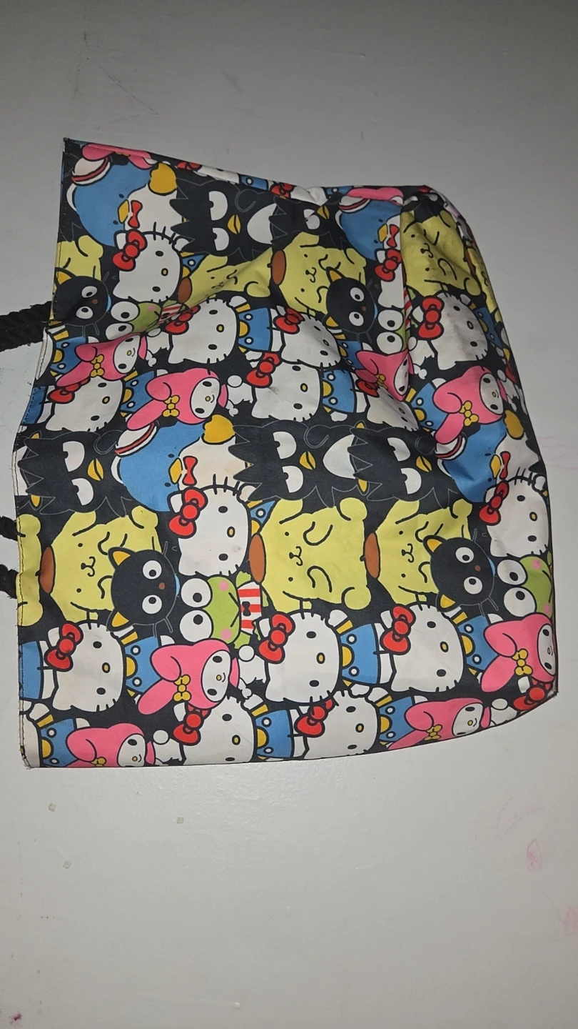 Selling this sanrio shoulder bag