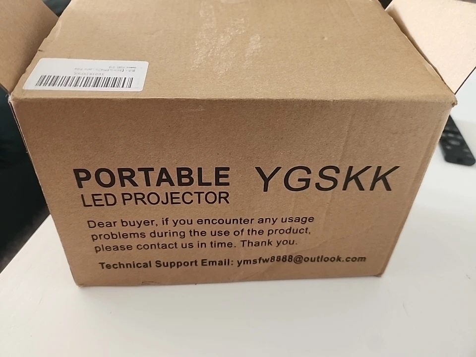 YGSKK Portable LED Projector with Remote - photo 2