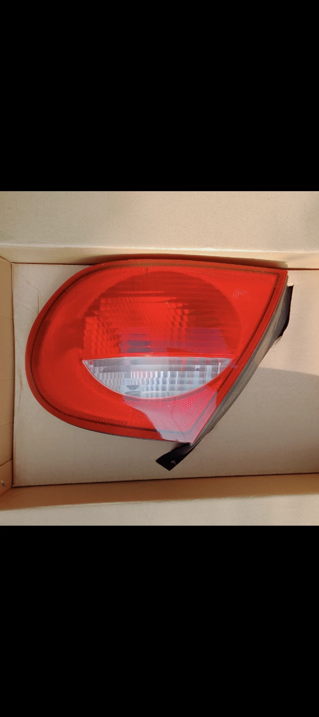 Vehicle headlights - photo 2