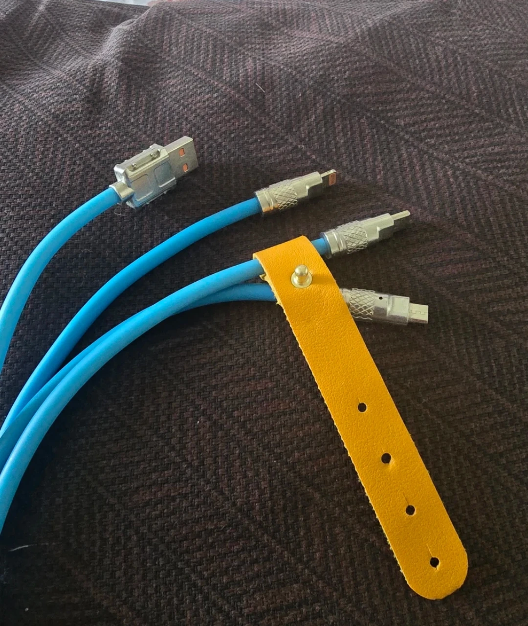 3-in-1 Charging Cable with Leather Strap - photo 2